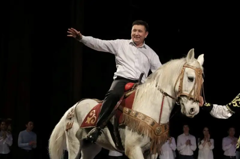 Бекжан Тұрыс: Қазақстан халқы ассамблеясы таратылсын