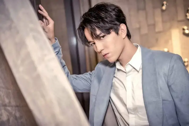 Димаш жылдың ең көрікті ер адамы атағына ұсынылды