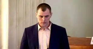 Орыс тілінде сөйлеген депутат партия қатарынан шығарылды