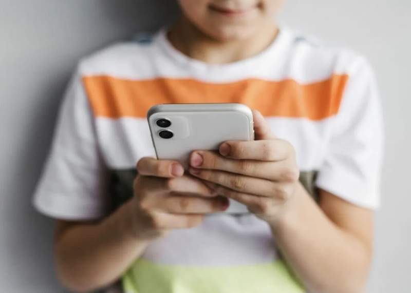 Жыл сайын 5 млн бала смартфонның кесірінен көз жұмады