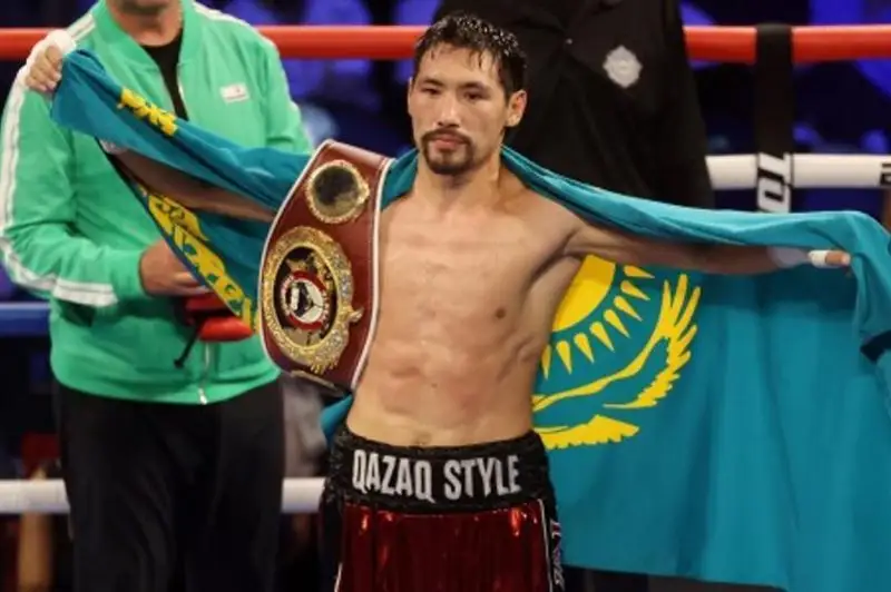 Жәнібек Әлімханұлы кәсіпқой бокстағы чемпиондарға үндеу жасады   
