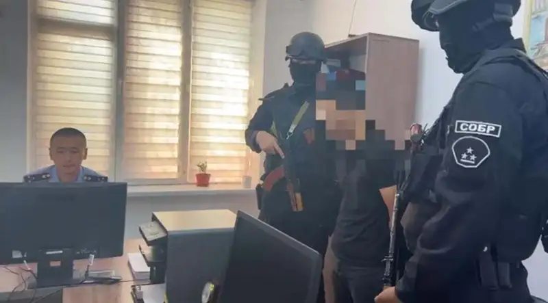 Ақтауда ер мен әйелді пәтерде өлтірді деген күдікті ұсталды