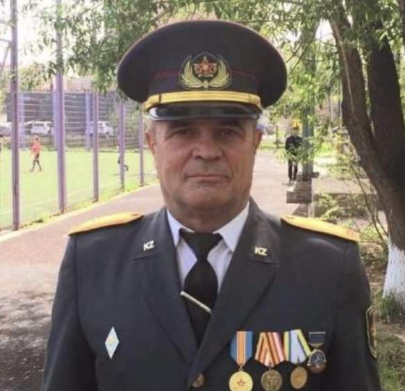 Президент қаза тапқан мұғалім Александр Руденконы ІІ дәрежелі «Айбын» орденімен марапаттады  
