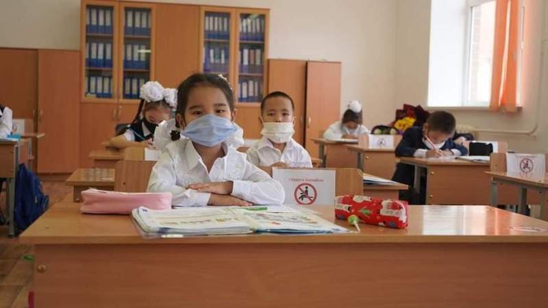 ДДСҰ: Пандемия кезінде сабақты тоқтатпау керек