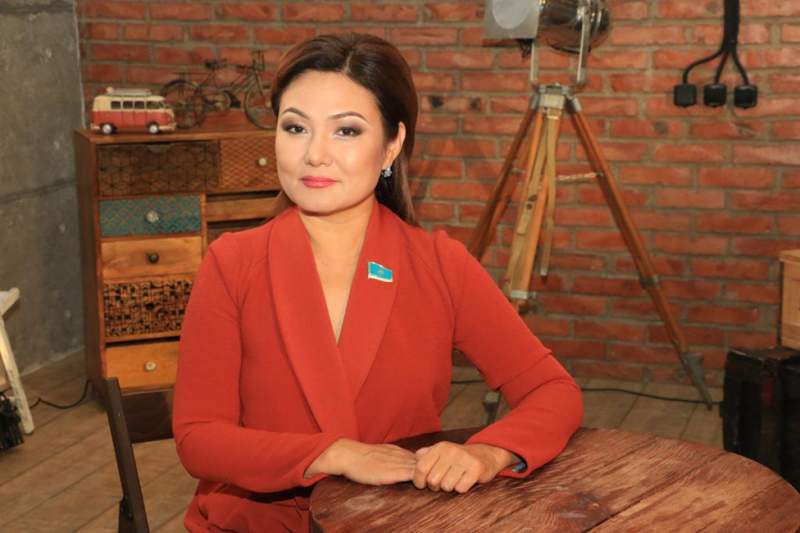 Сенатор Дана Нұржігіт әйелдердің қандай жағдайда атқа қонатынын айтты