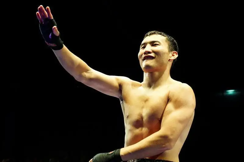 Қанат Ислам «Канелоны» жекпе-жекке шақырды   