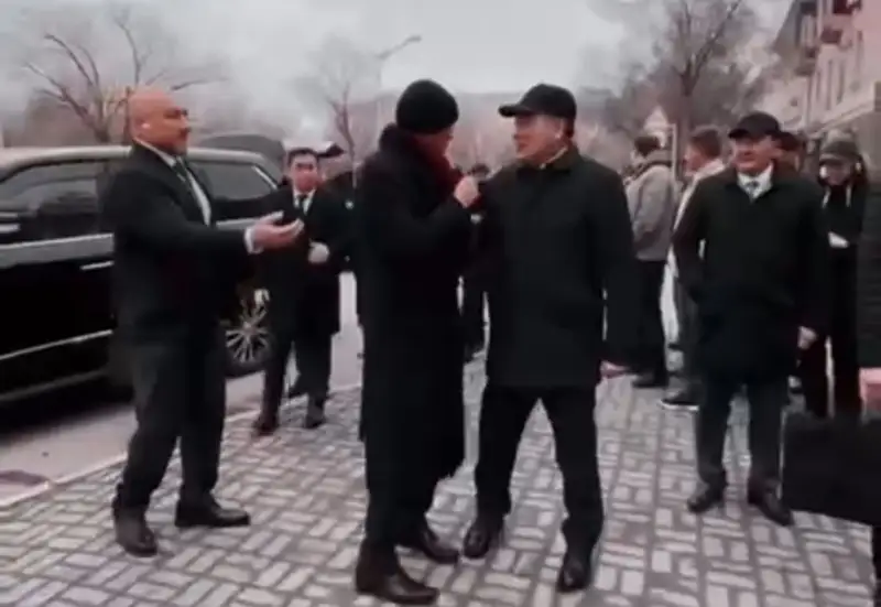 Олигарх Машкевич пен Ақтөбе облысының әкімі Тоғжановтың видеосы желіде қызу талқыланып жатыр