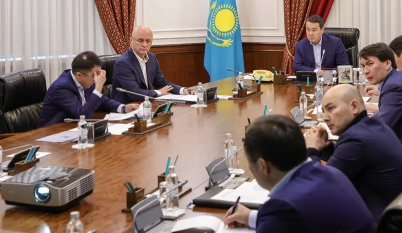 Смайылов теміржол жүк тасымалындағы кедергілерді жою туралы шаралар әзірлеуді тапсырды