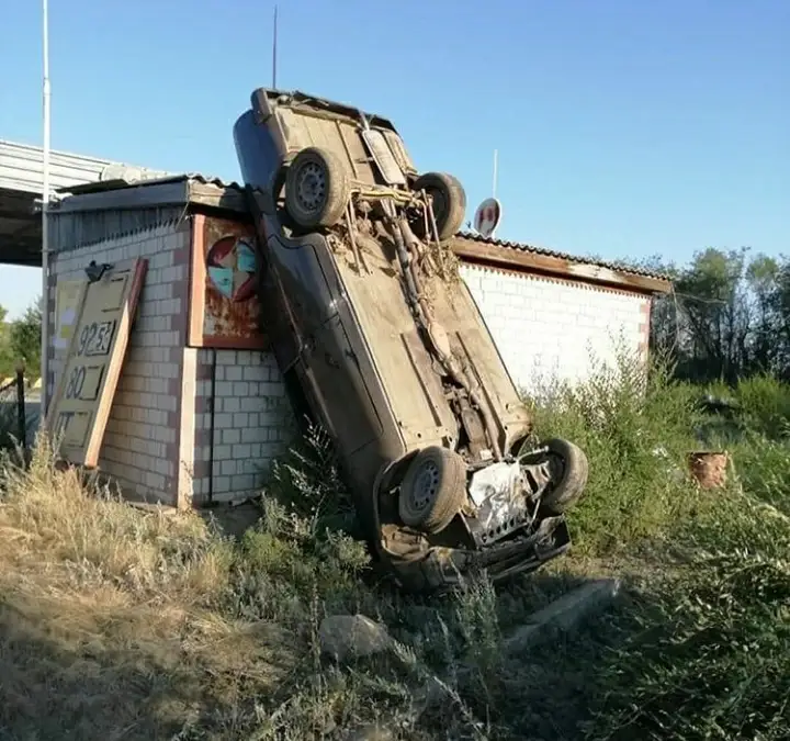 ШҚО-да екі көлік аударылып кетті