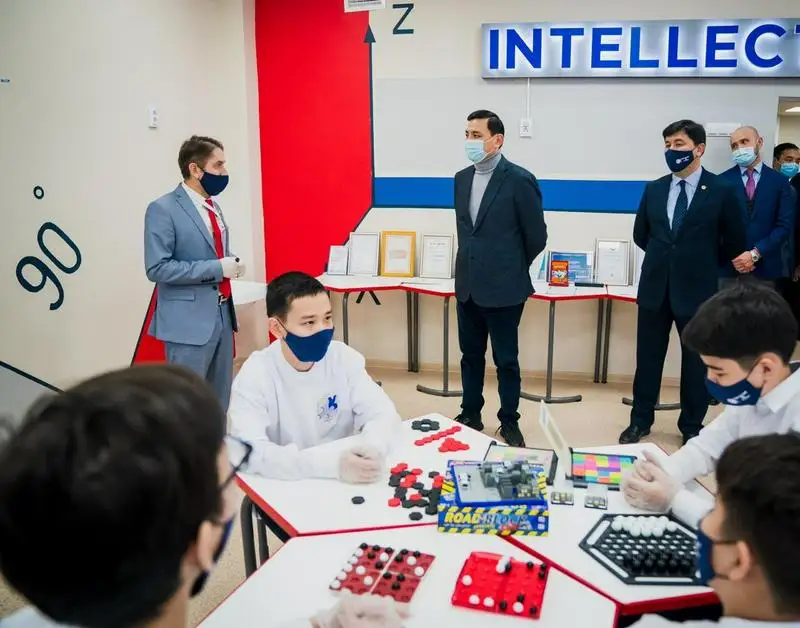 Елордада үш ауысымды мектептер азайды