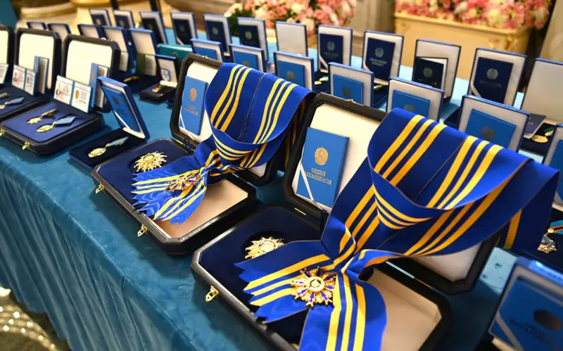 Мао мен Назарбаев. Мемлекеттік МАРАПАТТАР иесін тапты ма?