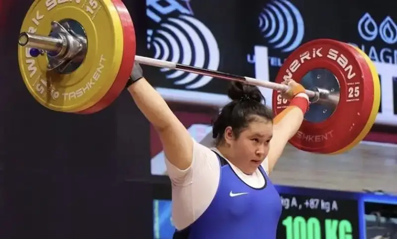 Ауыр атлет Айсамал Сансызбаева әлем чемпионатының күміс жүлдегері атанды