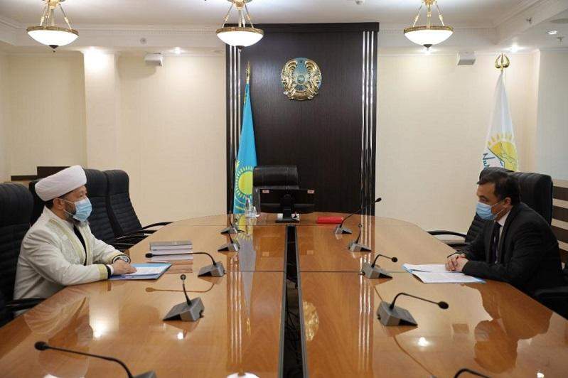 Ақпарат және қоғамдық даму министрі Бас мүфтимен кездесті 