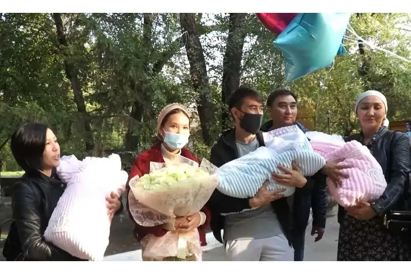 Алматыда үшем дүниеге келді  