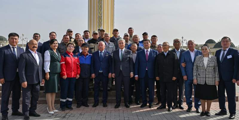 Президент былтыр бой көтерген «Еңбек аллеясында» еңбек адамдарымен жүздесті
