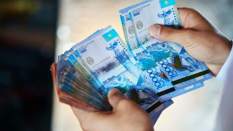 Ақтөбеде пара алған мектеп директоры 18 млн теңге айыппұл төлейді