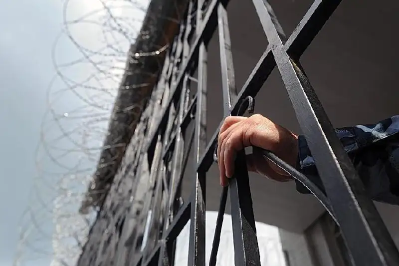 Атырауда 100-ге жуық сотталушы рақымшылық аясында бостандыққа шықты
