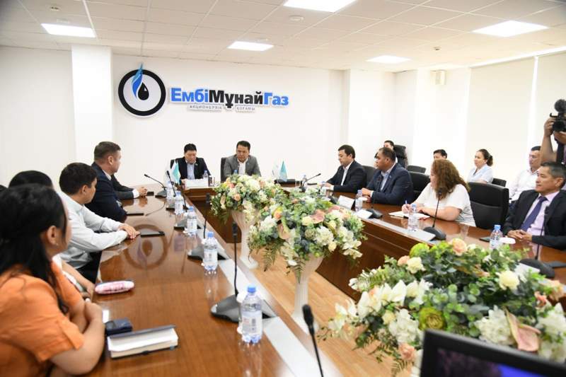 Мәжіліс депутаттары өңірлердегі жол, ауыз су құбыры мәселелерін талқылады