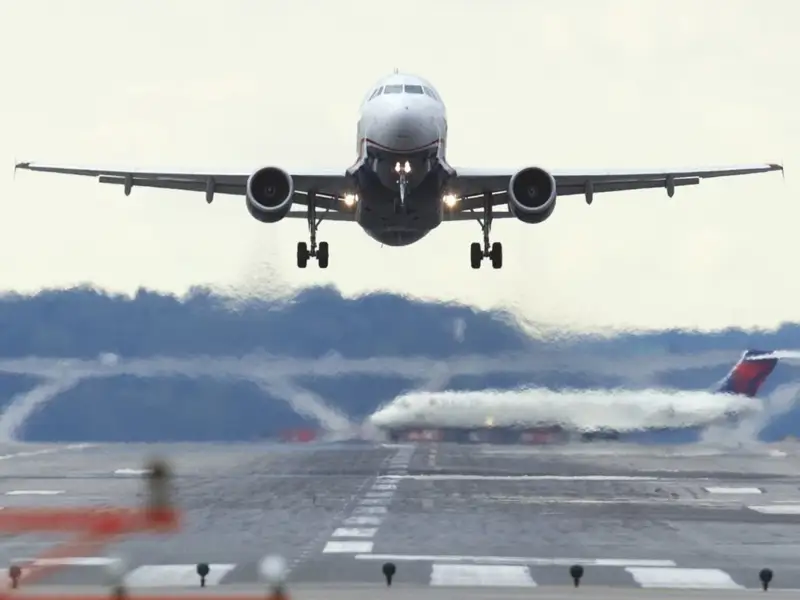 Мьянма билігі Қытай ұшағын кері қайтарды