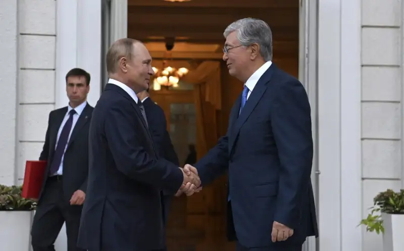 Тоқаев Путинмен келіссөз жүргізді