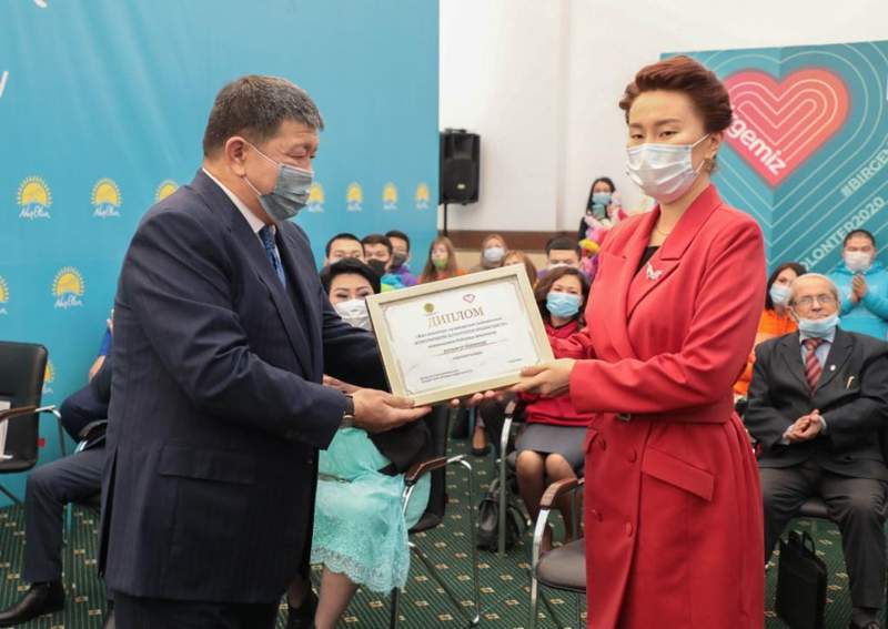 Атыраулық волонтерлер марапатталды