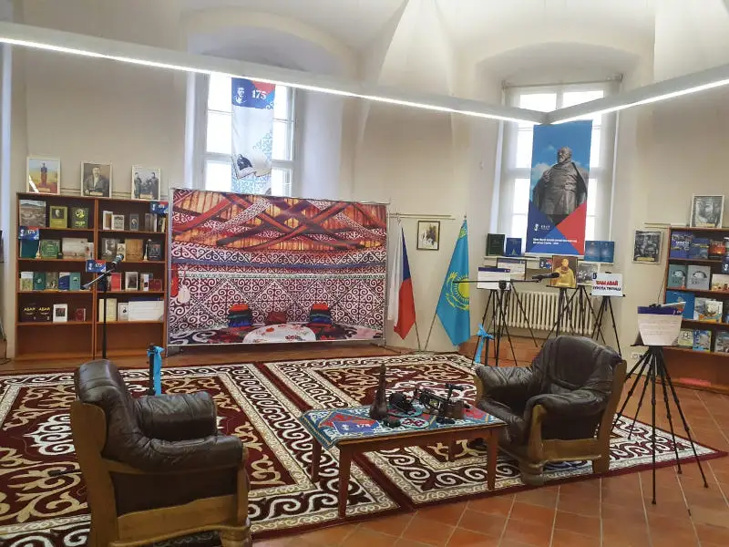 Адамзаттың алыбы-хәкім Абай