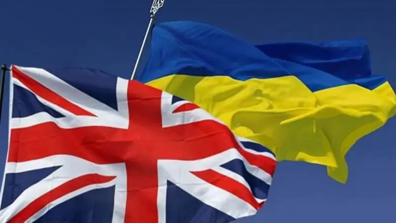 Ұлыбритания Украинаға қару-жарақ толы үш ұшағын жеткізді