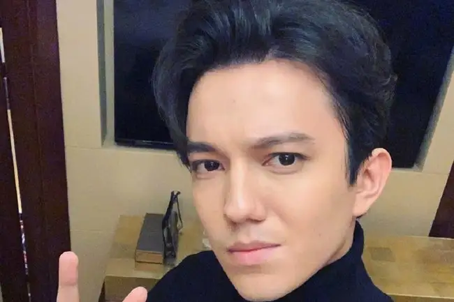 Димаш Құдайберген фанаттарымен тікелей эфирде кездеспек