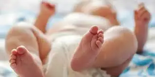 Көшеден табылған нәрестені ерлі-зайыптылар асырап алды 