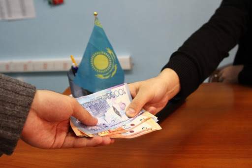 Пара бергені үшін 641 адам сотталды 