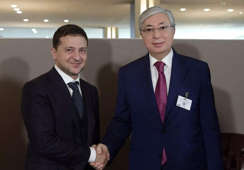 Зеленский Тоқаевты сайлаудағы жеңісімен құттықтады