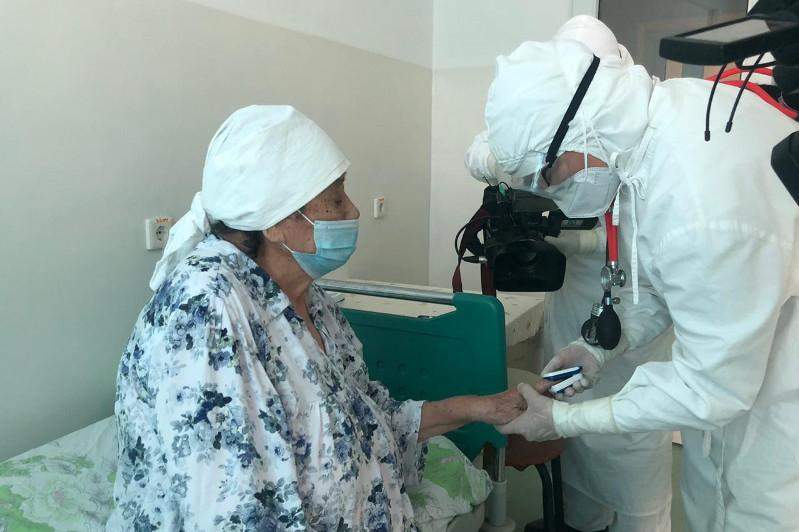 90 жастағы әжей пневмониядан жазылып шықты