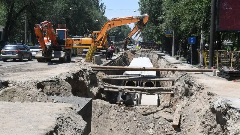 Алматыда Мәметова және Уалиханов көшелерінің қиылысында автокөлік қозғалысы уақытша тоқтатылады