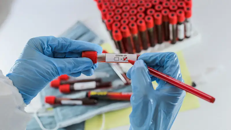 COVID-19: Бір тәулікте 338 779 адам вирус жұқтырды