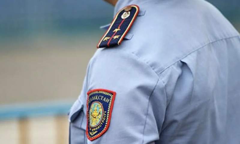 Алматыда полиция қызметкері жұмыс орнында қаза тапты: Әріптесі абайсызда оқ атқан