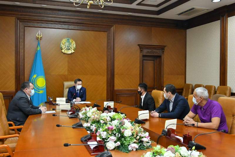 Бокстан Әлем чемпионатының күміс жүлдегеріне тұрғын үй сертификаты табысталды