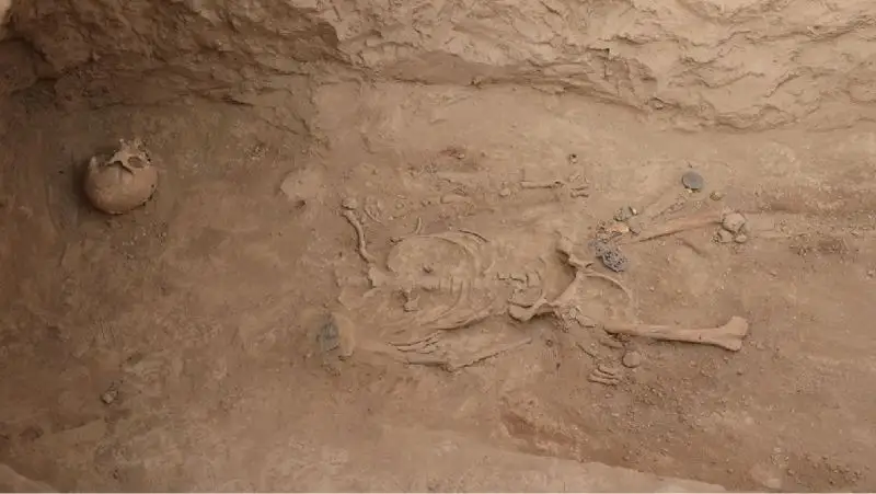 Алматы маңынан сақ жауынгері жерленген қорған табылды