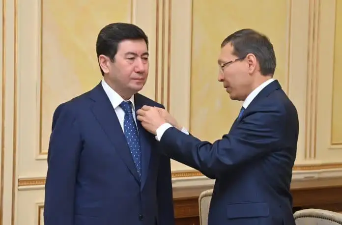 Мәжіліс төрағасы НЕГЕ қашып жүр?