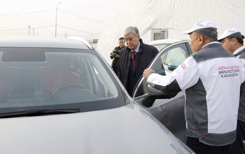 Президент Алматыдағы мультибрендті автомобиль зауытының іргетасын қалау рәсіміне қатысты
