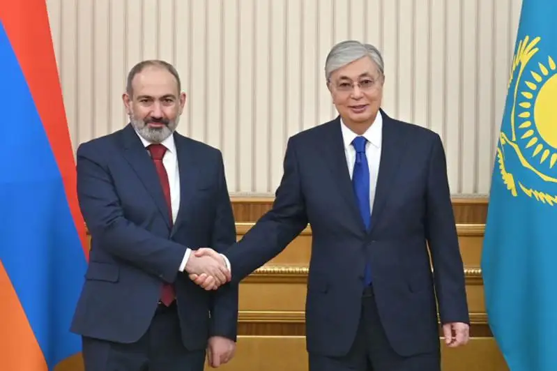 Президент Армения Премьер-министрімен келіссөз жүргізді 