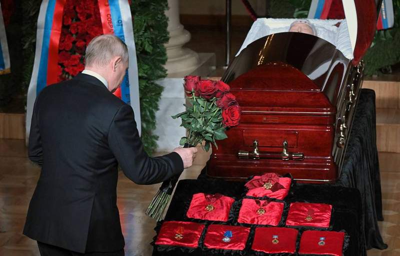 Путин Владимир Жириновскиймен қоштасты (видео)