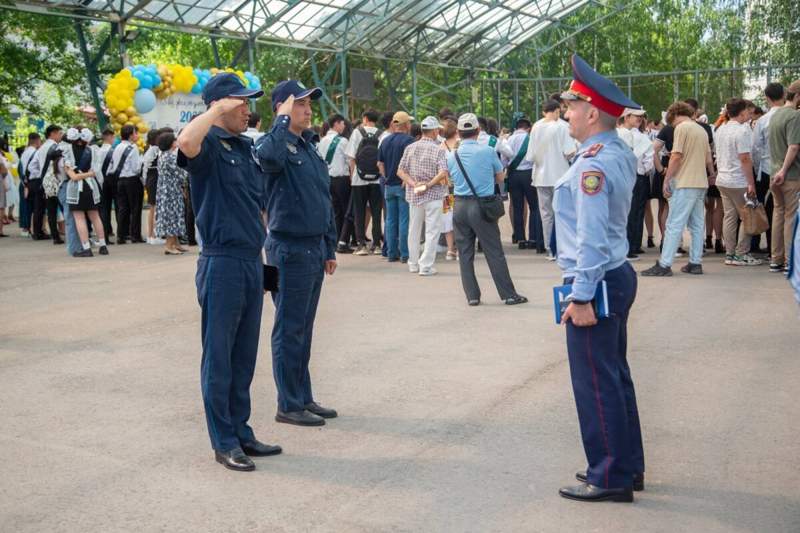 Соңғы қоңырау: Іс-шараларды өткізу кезінде 9 мыңнан астам полиция қызметкері жұмылдырылды