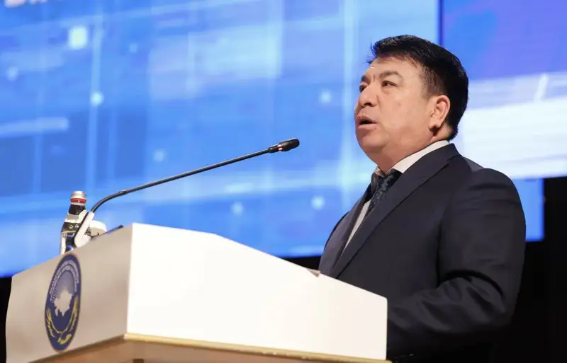 Оқу министрі мектеп оқушыларын мәжбүрлеп колледжге оқуға жіберуге тыйым салды 
