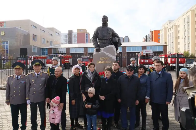 Астанада  өрт сөндіруші Асқар Забикулинге ескерткіш орнатылды