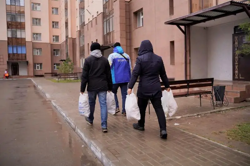 Елордада әлеуметтік аз қамтылған отбасыл арға азық-түлік себеті таратылды 
