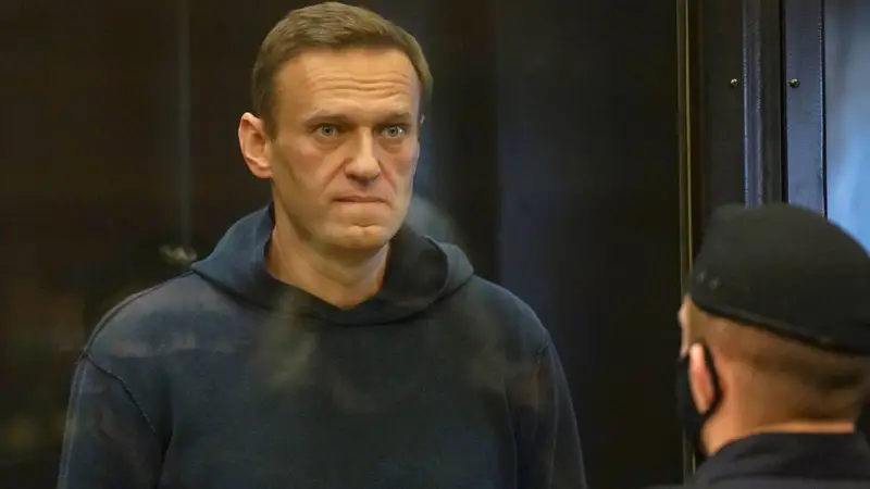 Навальный колонияға жөнелтілді