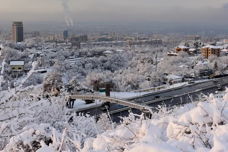 Ақ жамылған Алматы