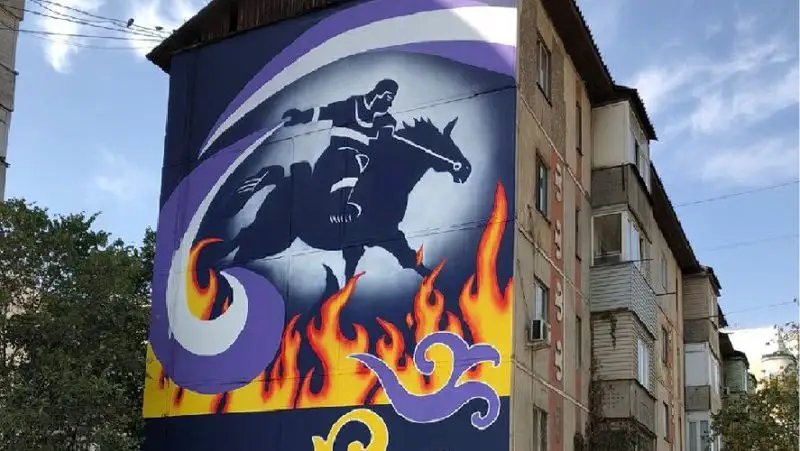 Алматыда өрт сөндіруші-құтқарушының муралы пайда болды
