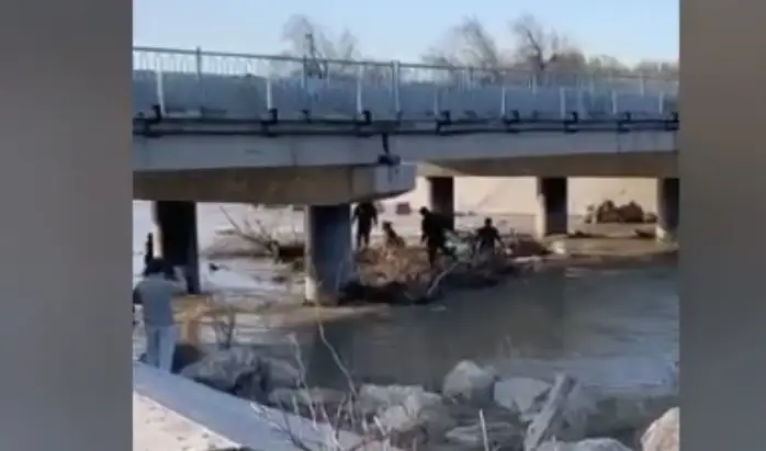 Арыс өзеніне құлап кеткен 4 жасар қыз іздестіріліп жатыр