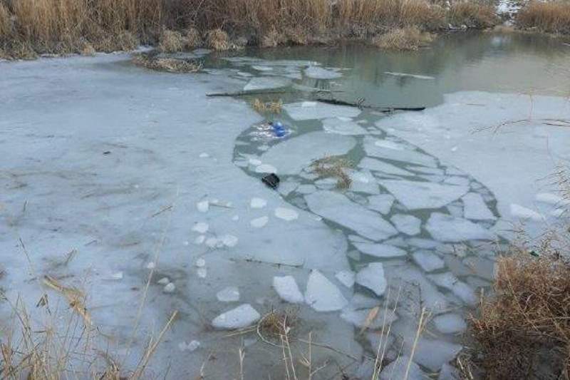 Жамбыл облысында мұздың астына түсіп кеткен екі бала мерт болды   